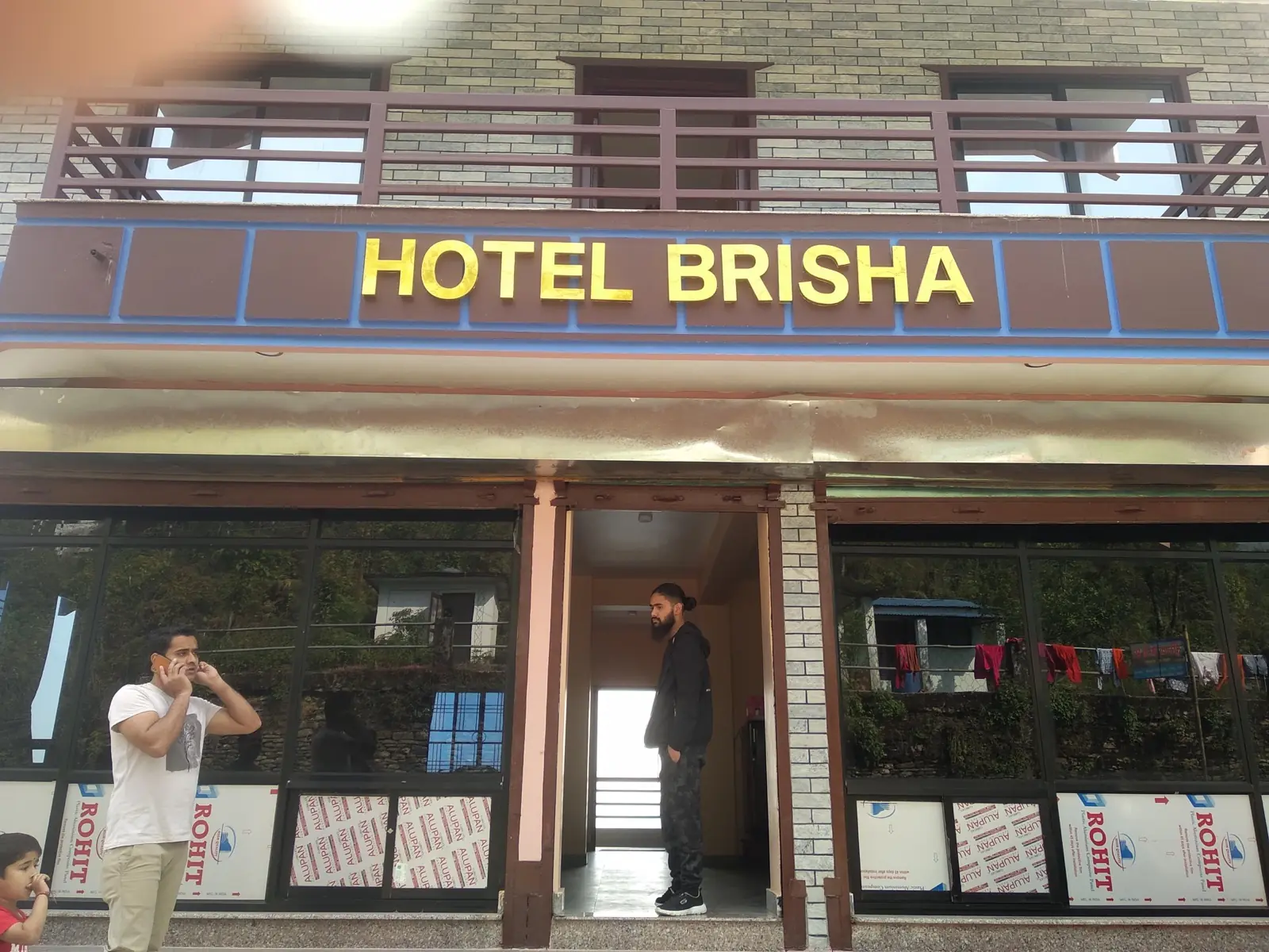 Hotel Brisha entrance