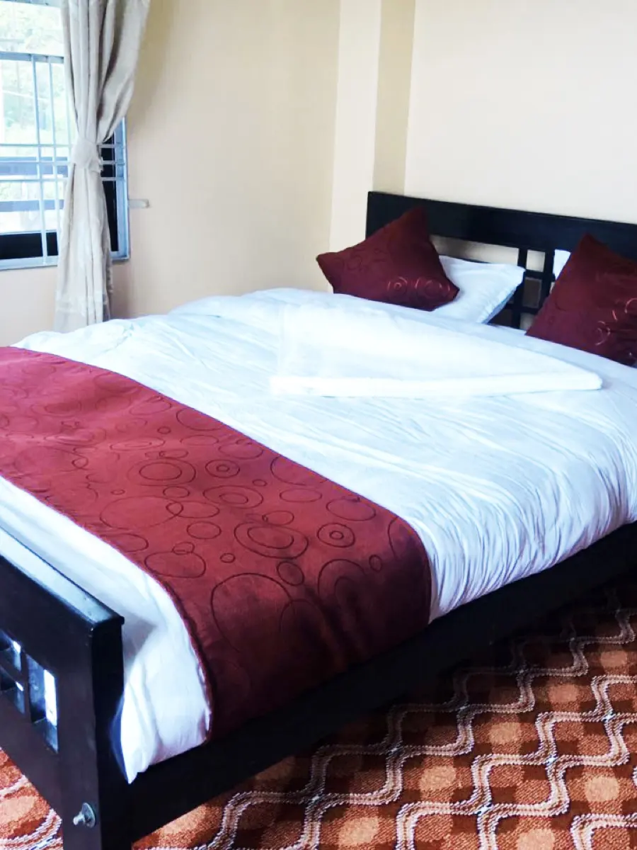 King Size Bed Room at Hotel Brisha
